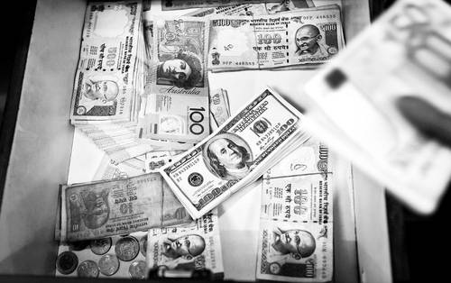 Inicio del fin del petrodólar: la rupia de India acelera su desdolarización
