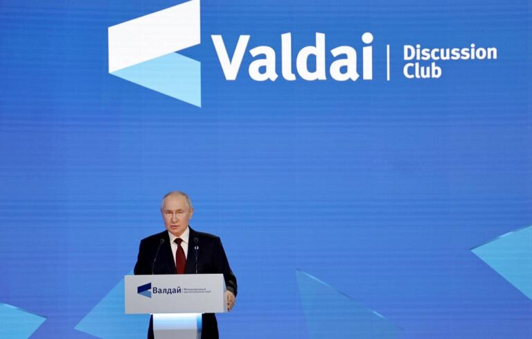 Del dolarcentrismo del Foro Económico Mundial de Davos a la desdolarización del Club Valdai