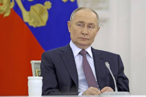 Putin rechaza vehementemente que Rusia haya sido derrotada en Siria; se muestra en control