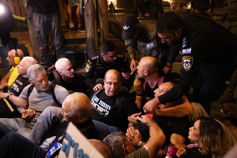 Ex ministro de Defensa de Israel Moshe Ya’alon impugna la limpieza étnica en Gaza por Netanyahu